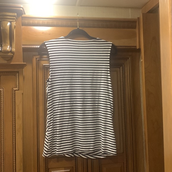 Chicos Cross Over Front Blouse Striped Blue Top Angled Hem Size Large (2) - Picture 4 of 7